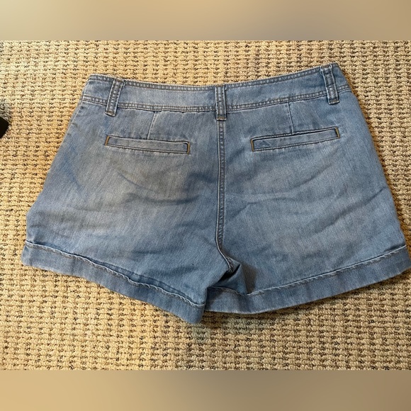 Women’s H&M Jean Shorts ( 14 ) - Picture 3 of 3